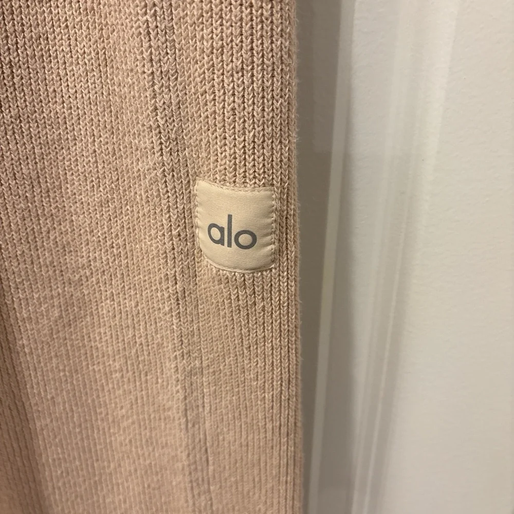 Alo sweater cream pants - Picture 6 of 8